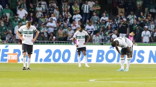 Coritiba sofre três gols pelo terceiro jogo seguido e tem a segunda pior defesa