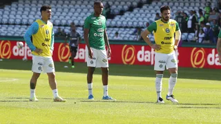 Com Egídio no ataque, sem Muralha e Henrique, Guto esboça Coritiba; veja provável time