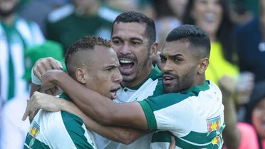 Maior reforço do Coritiba é eleito melhor jogador do mês no Brasileirão