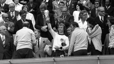 Morre Bernd Hölzenbein, campeão mundial pela Alemanha