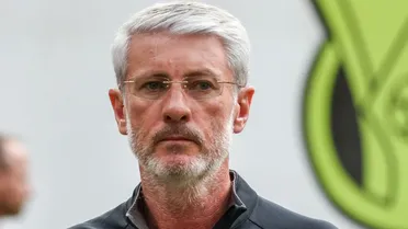 Odair quebra tabu histórico no Athletico e acaba com estratégia do Coritiba