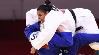 Maria Suelen Altheman se machuca e fica fora da disputa pelo bronze no judô