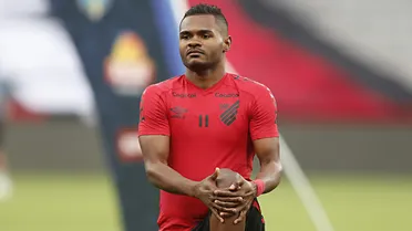 Athletico terá Nikão e volta de peças importantes contra o Atlético-MG; veja provável time