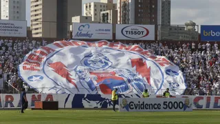 Torcida organizada cobra elenco do Paraná em treino na Vila Capanema