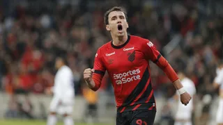 Athletico e Cruzeiro empatam em jogaço de seis gols