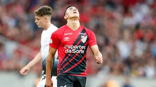 Athletico leva empate do Corinthians no fim e tropeça no apagar das luzes pela terceira vez seguida