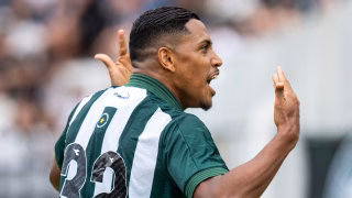 Apesar de vacilo, Coritiba completa dez jogos de invencibilidade como visitante