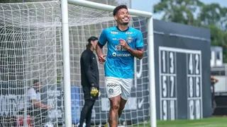 Junior Urso ganha espaço no Coritiba após perder início da temporada por lesão