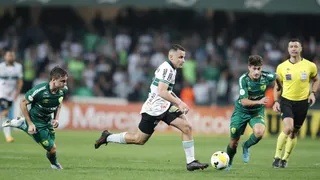 Coritiba precisa de 100% em casa e pontuar fora para chegar a “número mágico”