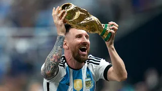 Van Gaal diz desconfiar de armação para Messi ser campeão do mundo