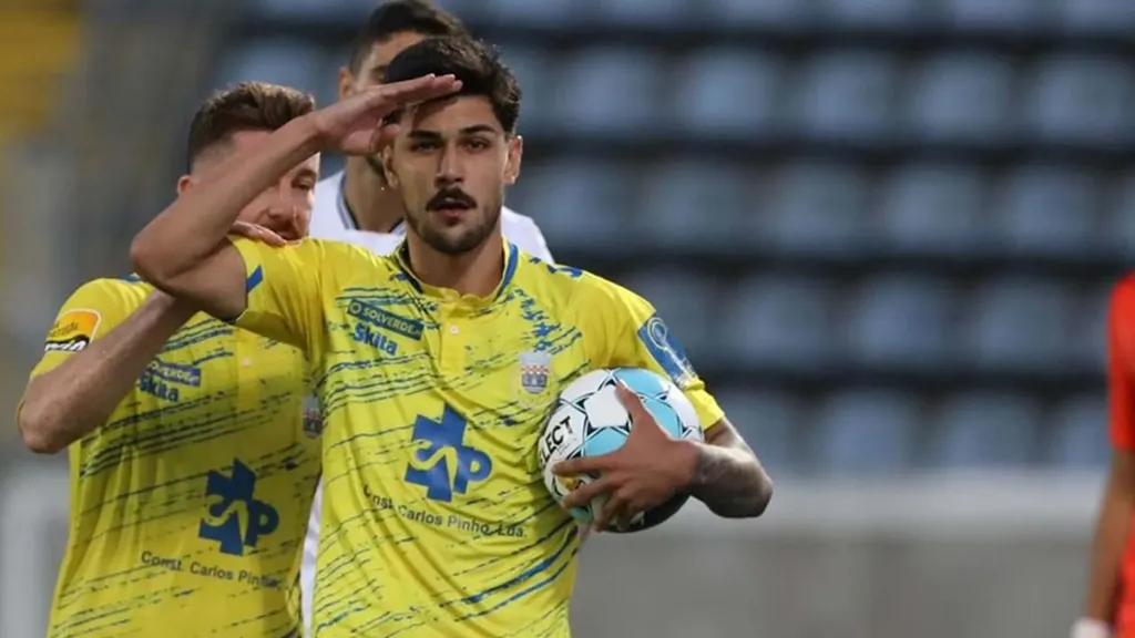 ZAGUEIRO-JOAO-BASSO-3