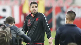 Técnico e jogadores do Athletico podem pegar gancho de seis jogos no STJD