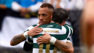 Coritiba mira Libertadores após atropelar Neymar e Santos