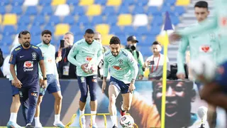 Seleção brasileira procura laterais e não vê unanimidades