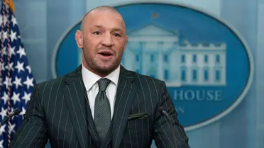 McGregor ataca Charles do Bronx e tem data para voltar ao UFC