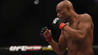 Anderson Silva se desafia no boxe e diz não temer arriscar sua história no MMA