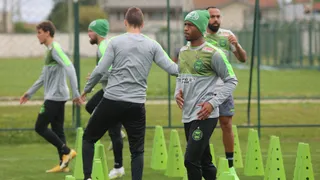 Coritiba: Matheus Sales substitui Val contra o Londrina