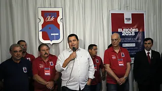 Quem assume? Como fica o comando do Paraná após saída de presidente