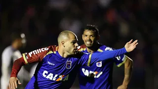 Em confronto direto, Paraná vence Bahia e emenda segunda vitória seguida