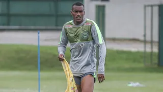 Coritiba e Corinthians conversam sobre novo empréstimo de lateral