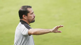 Coritiba encaminha a queda e Flamengo encosta pelo título