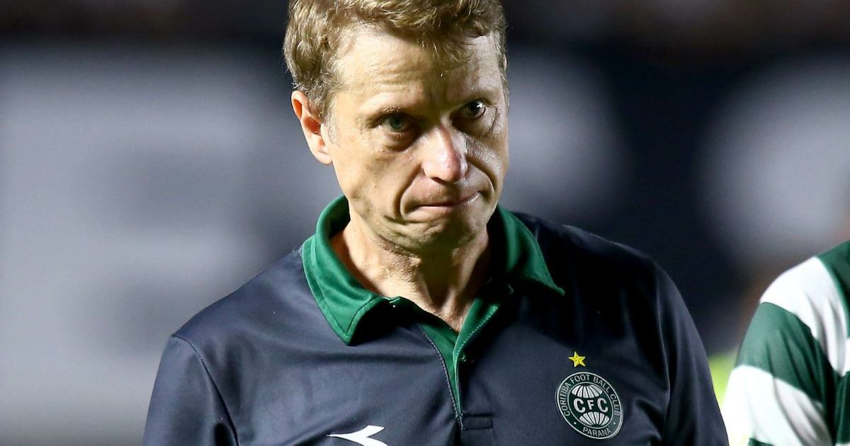 Seabra admite vexame do Coritiba e cobra reação imediata