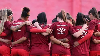 Jogadoras do Athletico desabafam após fim de projeto: “Petraglia não gosta de futebol feminino”