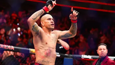 Alex Poatan surpreende e cogita mudança no UFC