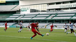 Coronavírus deveria levar o futebol a uma grande revolução