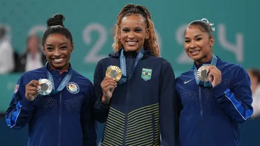 Ginasta americana terá que devolver medalha de bronze; entenda
