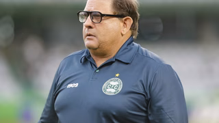 Diretor do Coritiba defende manutenção de Guto e diz: “Confiança não se compra”