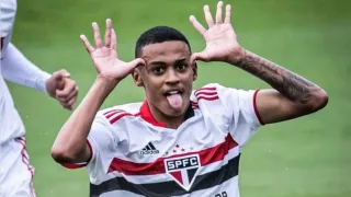 Ex-joia do São Paulo vai do céu no Morumbi ao inferno na Série B