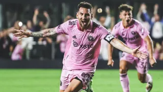 Messi entra no 2º tempo e como capitão dá a vitória para o Inter Miami com lindo gol de falta