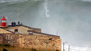 Muito mais que um filme de surfe: “Onda de 100 Pés”, uma saga de conquista e loucura em Nazaré