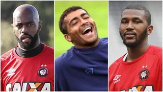 Após gols perdidos, atacantes do Atlético têm aula com Romário na internet
