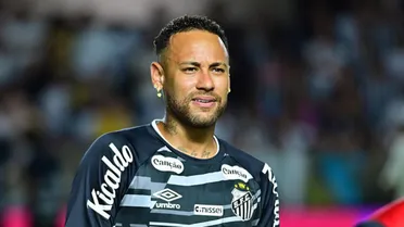 Calote envolvendo ex-Paraná Clube impede Santos de se reforçar