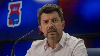 Tcheco confirma chegada de novo camisa 10 para o Paraná Clube: “Praticamente fechado”