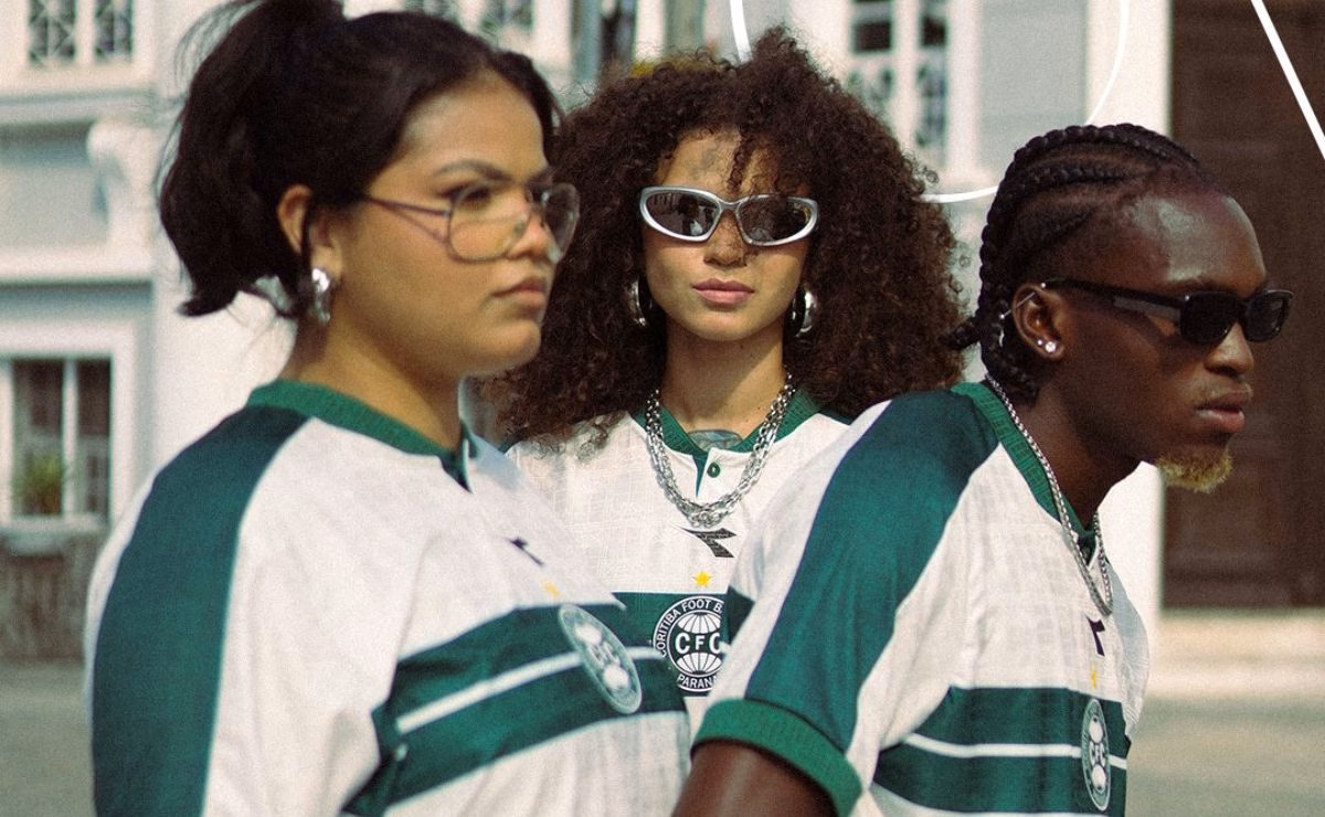 Nova camisa do Coritiba para a temporada 2026 com design inspirado no uniforme de 1999