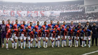 Campeão pelo Paraná, meia rescinde com clube da Série B e fica livre no mercado