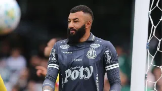 Veterano reencontra torcida e é alvo de vaias em Coritiba x Mirassol