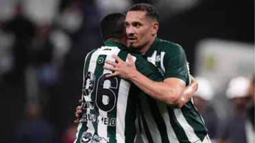 Zagueiro do Coritiba é lembrado por gigante europeu e se prepara para retorno