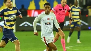 Alvo do Athletico, atacante fecha com clube da Grécia
