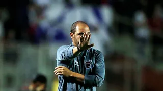 Paraná consegue ficar “parecido” com o Flamengo; e o desejo de clubes de controlar a imprensa
