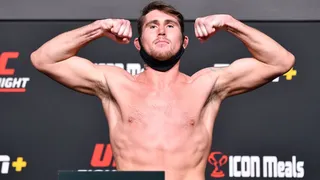 Lutador do UFC é preso por dirigir embriagado na Suécia