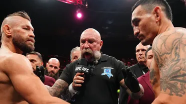 UFC 329: Max Holloway vence após McGregor sofrer lesão no começo da luta