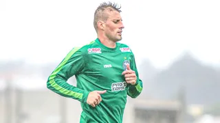 Recuperado de Covid-19, Henrique inicia atividades no Coritiba