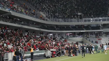 Com duas torcidas na Arena, clássico Atletiba termina sem incidentes graves
