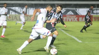 “Nunca passamos por um momento tão complicado”, desabafa lateral do Paraná