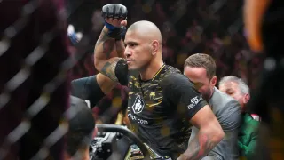 Brasileiro faz revelação sobre luta criticada de Alex Poatan no UFC