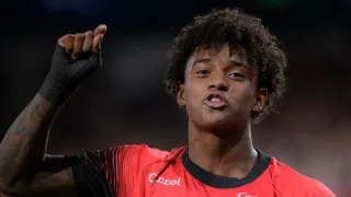 Fenômeno do Athletico vive impasse; empresário revela que jovem quase foi dispensado no passado